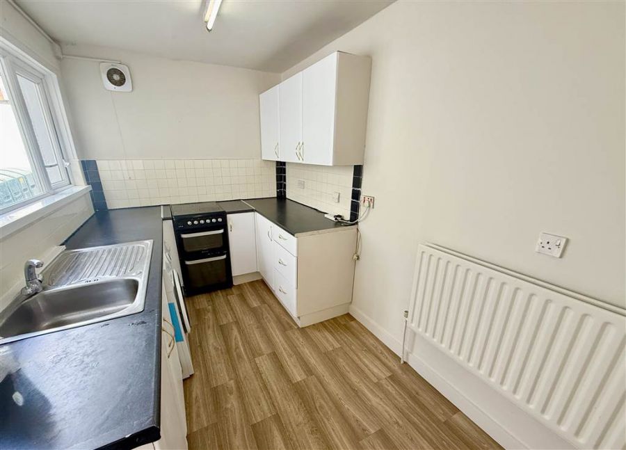 260 Ravenhill Avenue