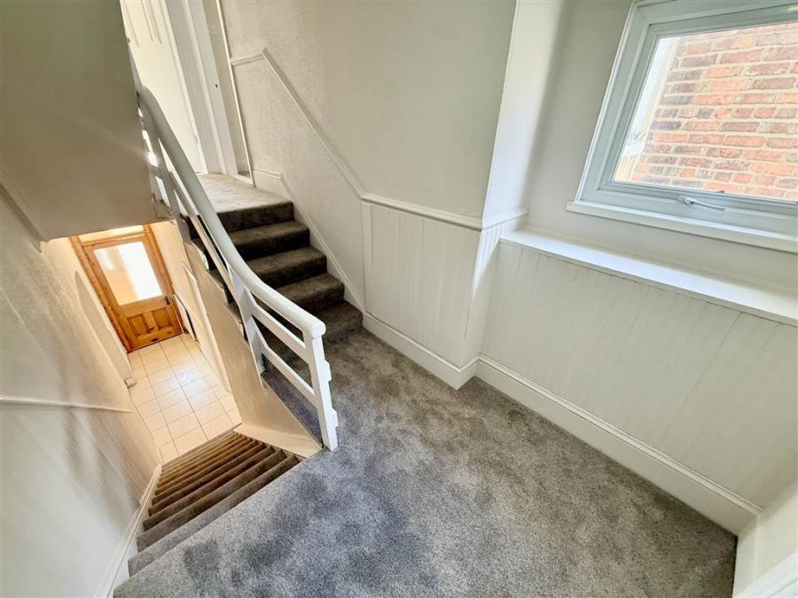 260 Ravenhill Avenue