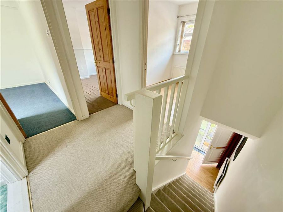 10 Minnowburn Drive
