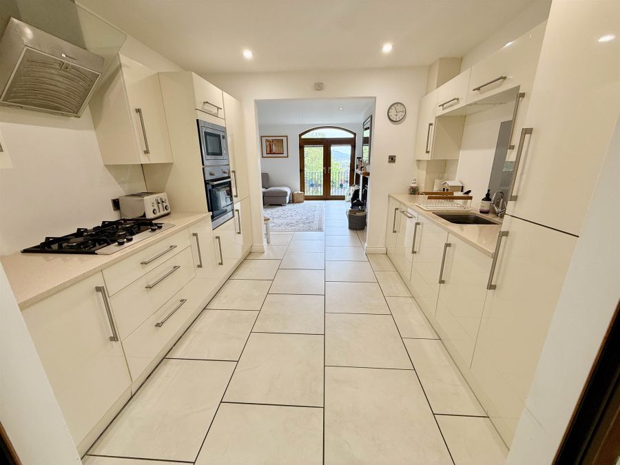 16 Oakhill