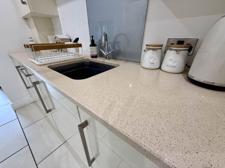 16 Oakhill