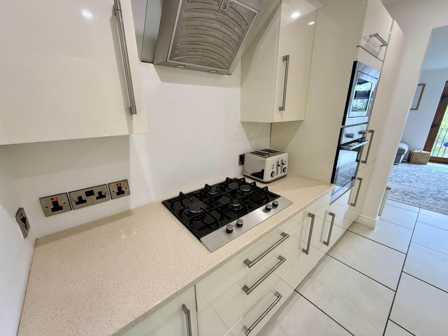 16 Oakhill
