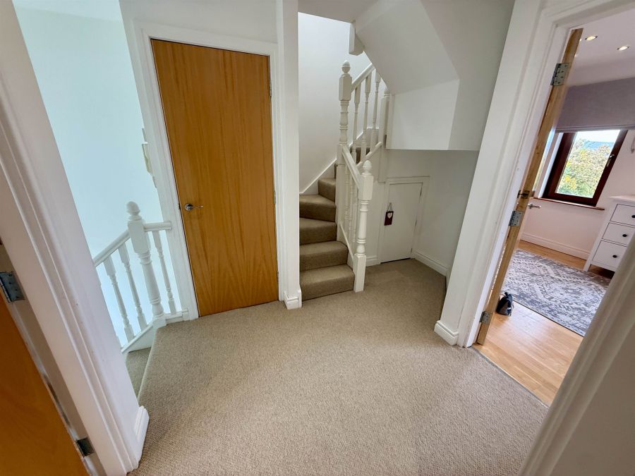 16 Oakhill