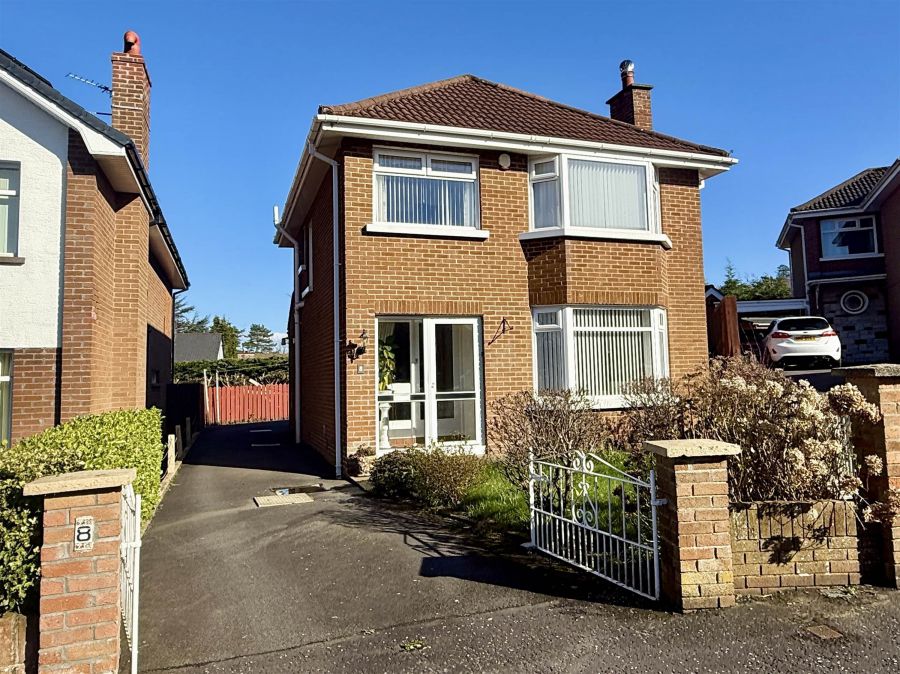 8 Willowbank Crescent