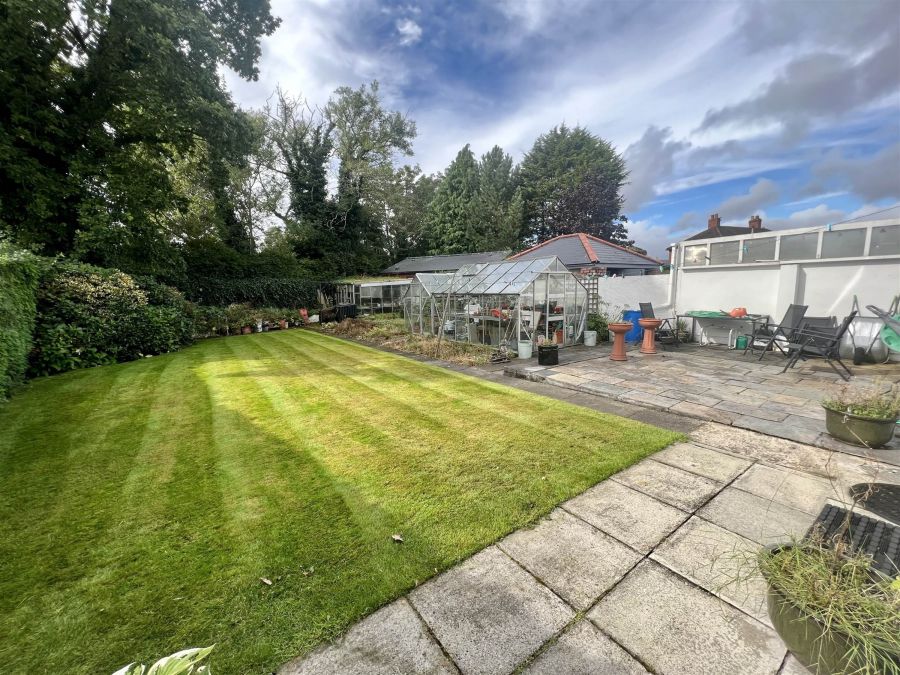 24 Earl Haig Park