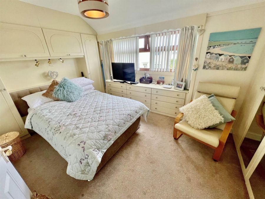 24 Earl Haig Park