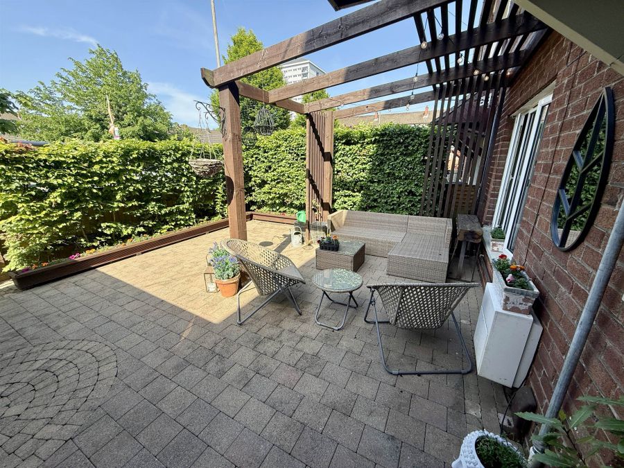 3 Braeside Grove
