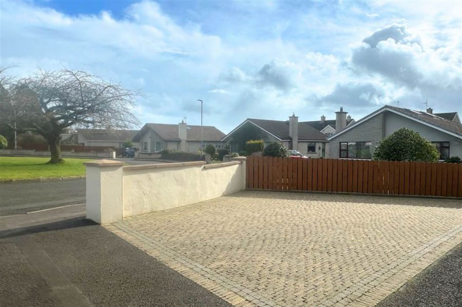 8 Lismurn Park