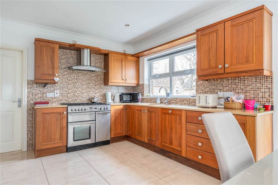 9 Knowehead Hill