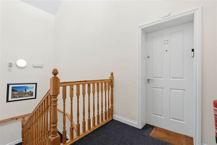 17 Rossdale Manor