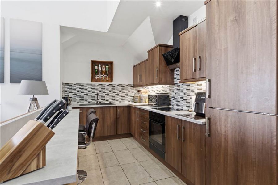 17 Rossdale Manor
