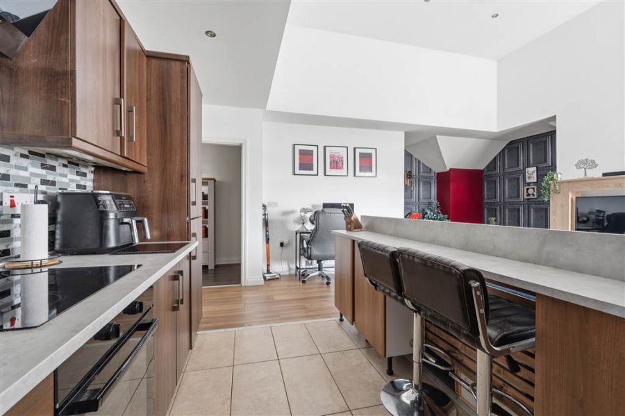 17 Rossdale Manor