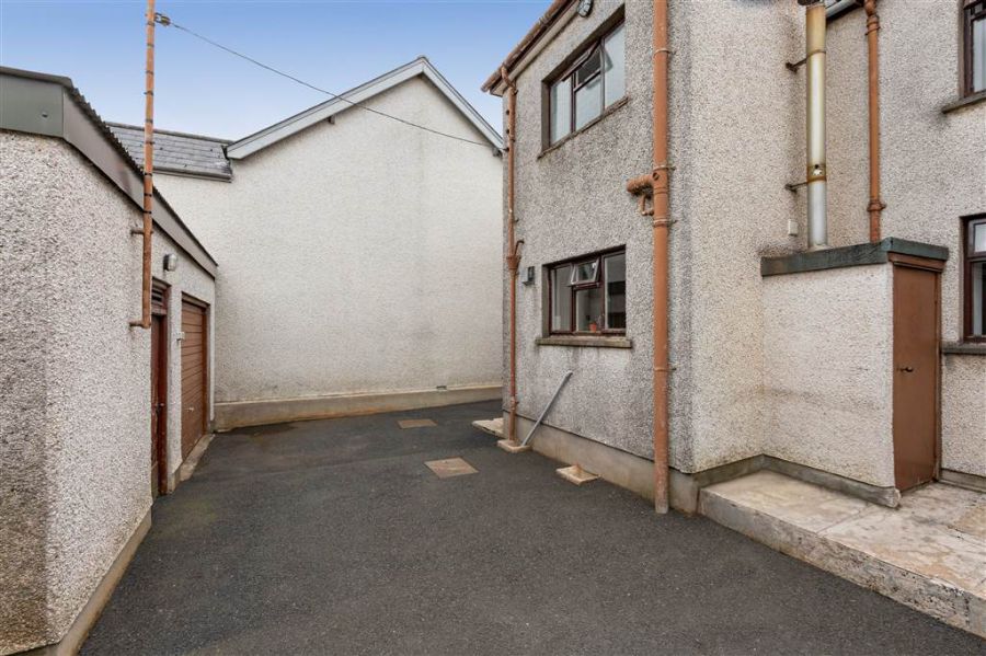 11 Pottinger Street