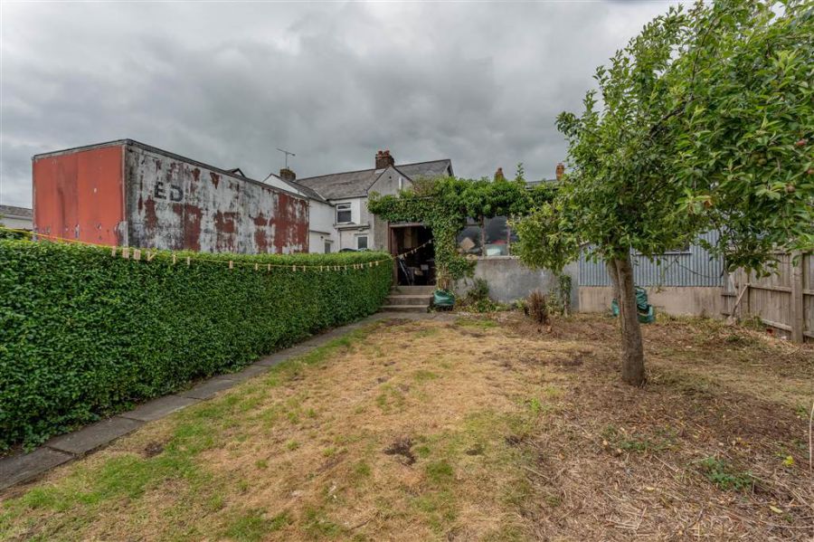 11 Pottinger Street