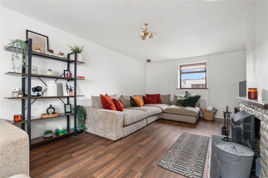 11 Pottinger Street