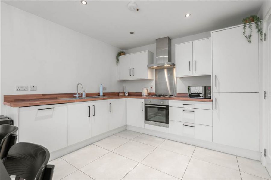 8 Foxton Wood Square