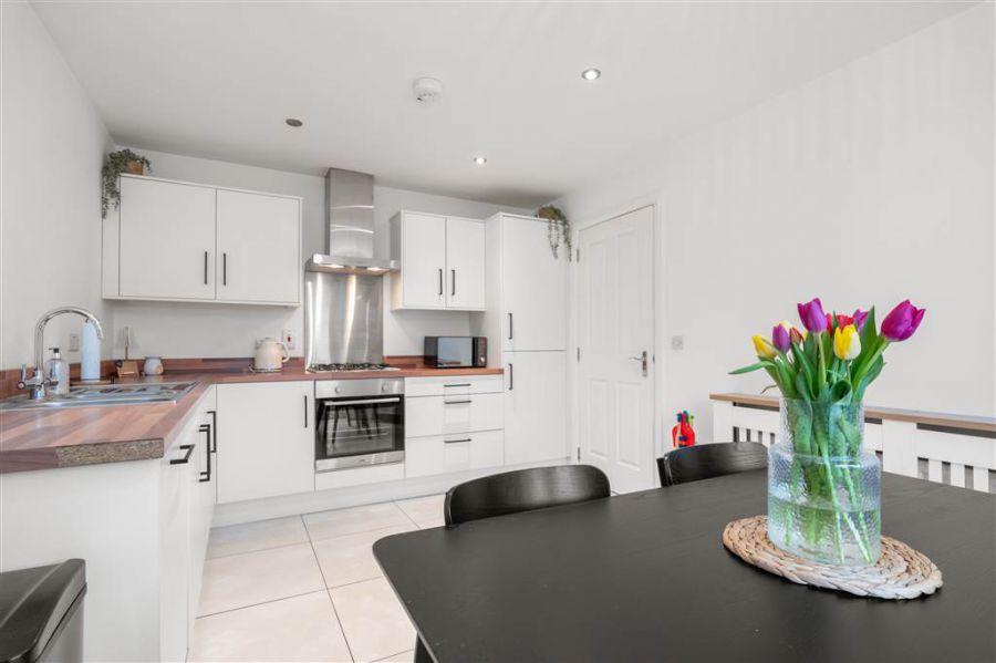 8 Foxton Wood Square