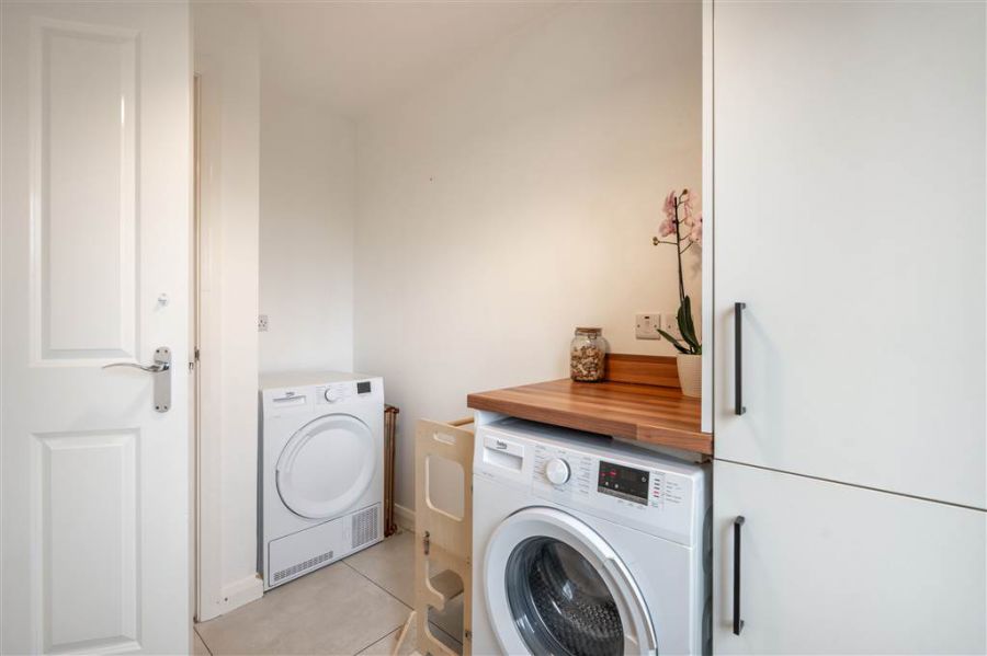 8 Foxton Wood Square