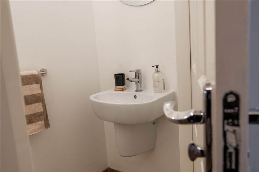 8 Foxton Wood Square