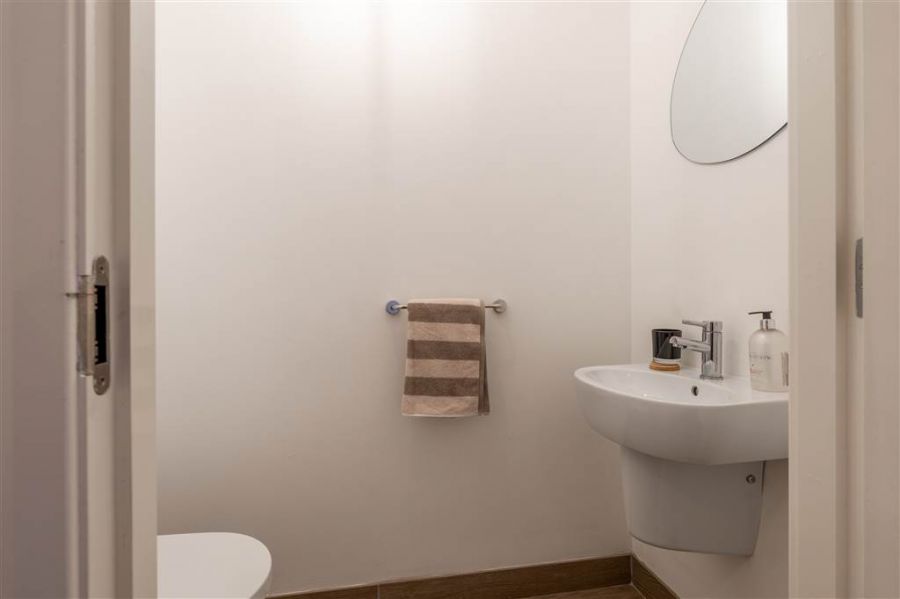 8 Foxton Wood Square