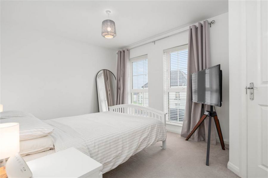 8 Foxton Wood Square