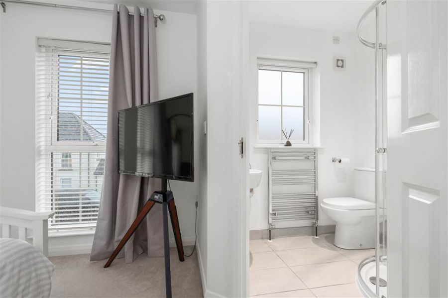 8 Foxton Wood Square