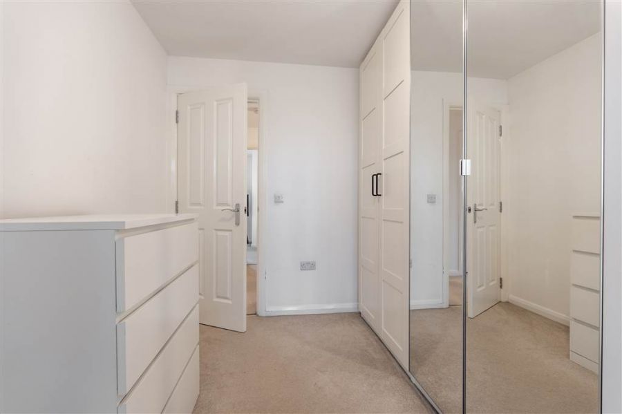 8 Foxton Wood Square