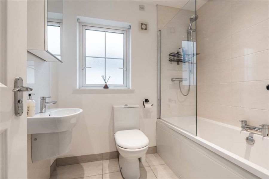 8 Foxton Wood Square