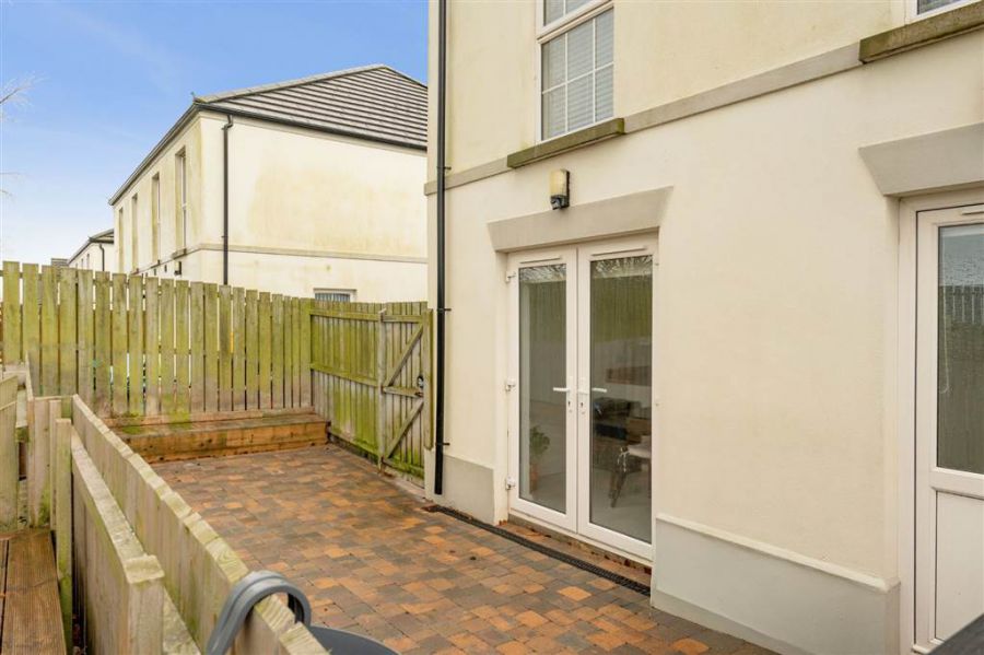 8 Foxton Wood Square