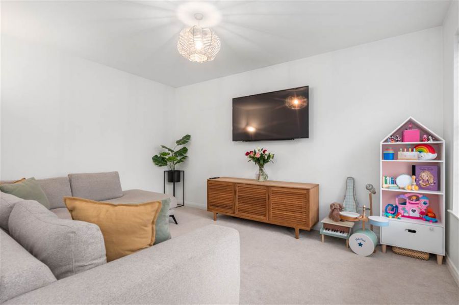 8 Foxton Wood Square