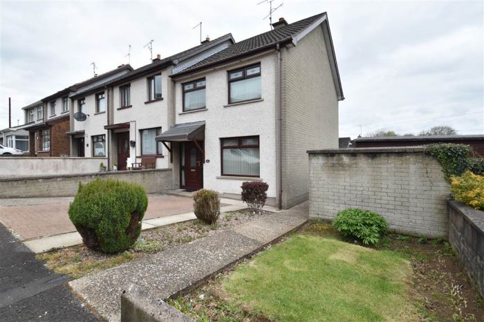 12 Inchcolm Avenue