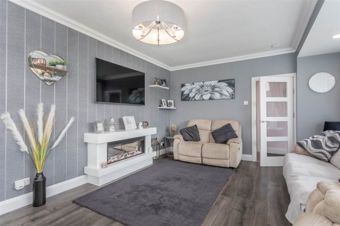26a Montague Park