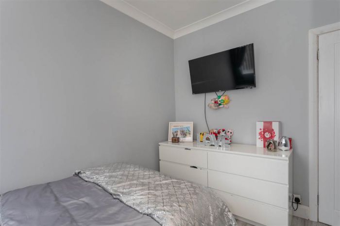 26a Montague Park
