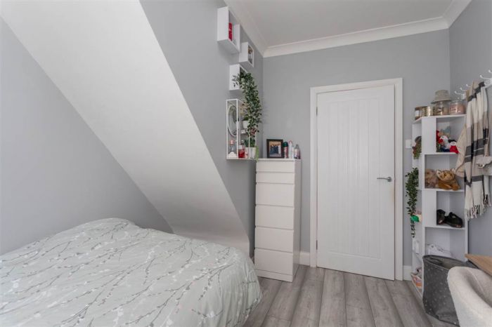 26a Montague Park