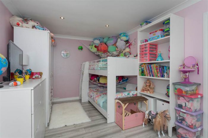 26a Montague Park