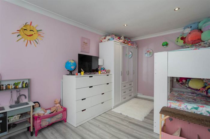 26a Montague Park