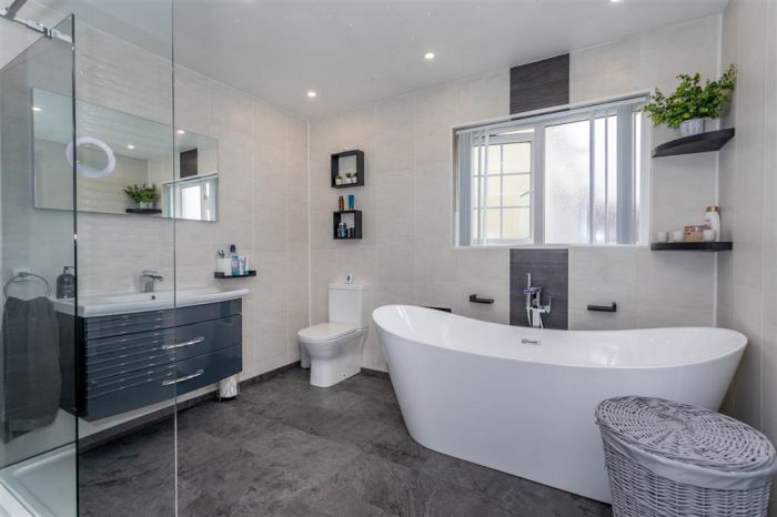 26a Montague Park