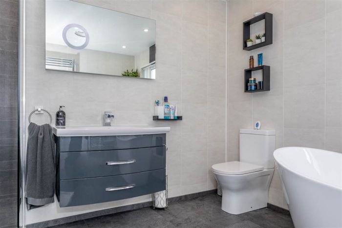 26a Montague Park