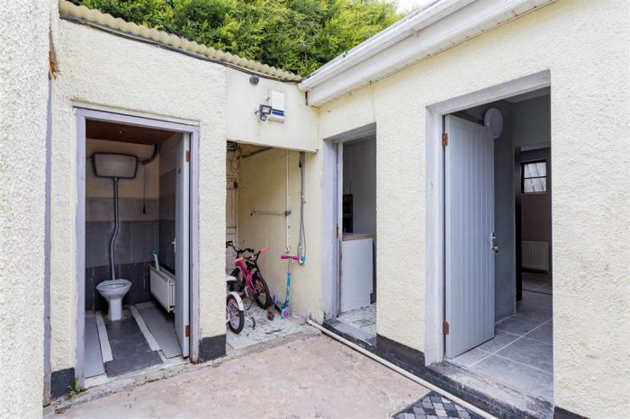 26a Montague Park