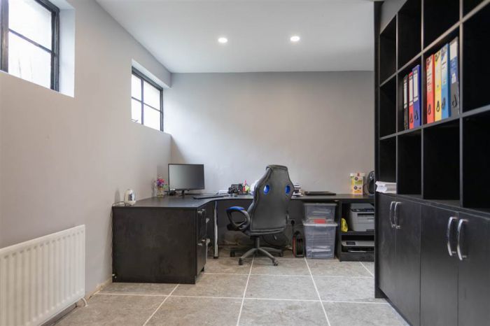 26a Montague Park