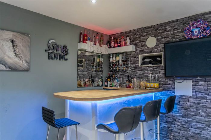 26a Montague Park