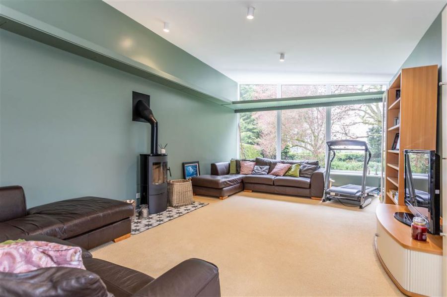 8 Cranfield Road