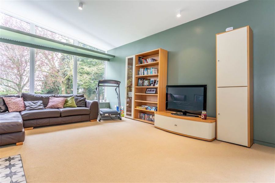 8 Cranfield Road