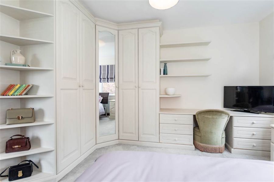 8 Cranfield Road