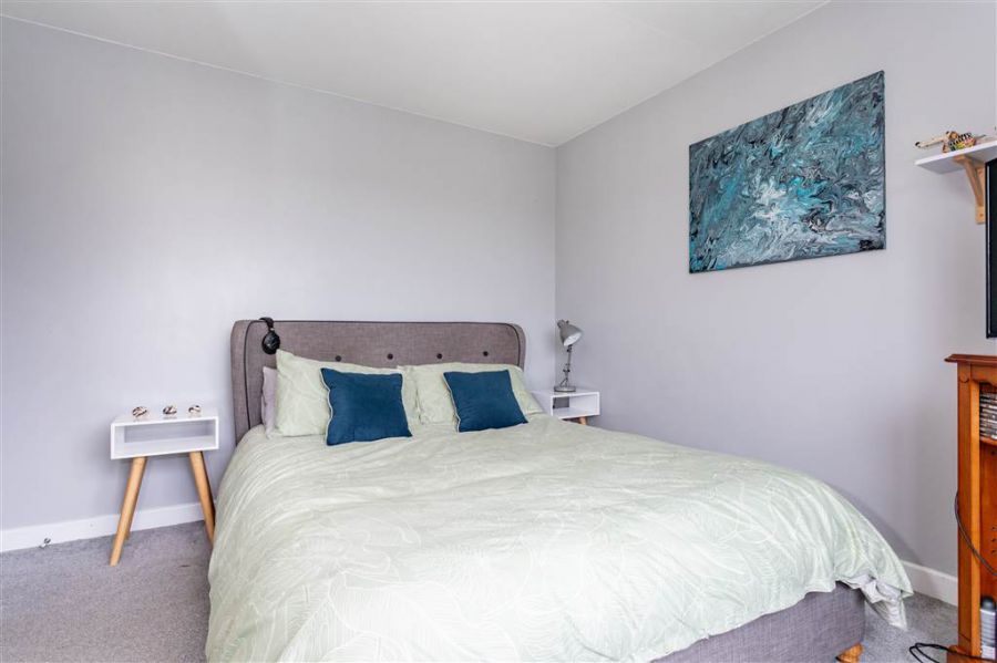 8 Cranfield Road
