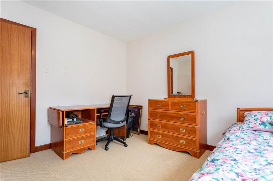8 Cranfield Road