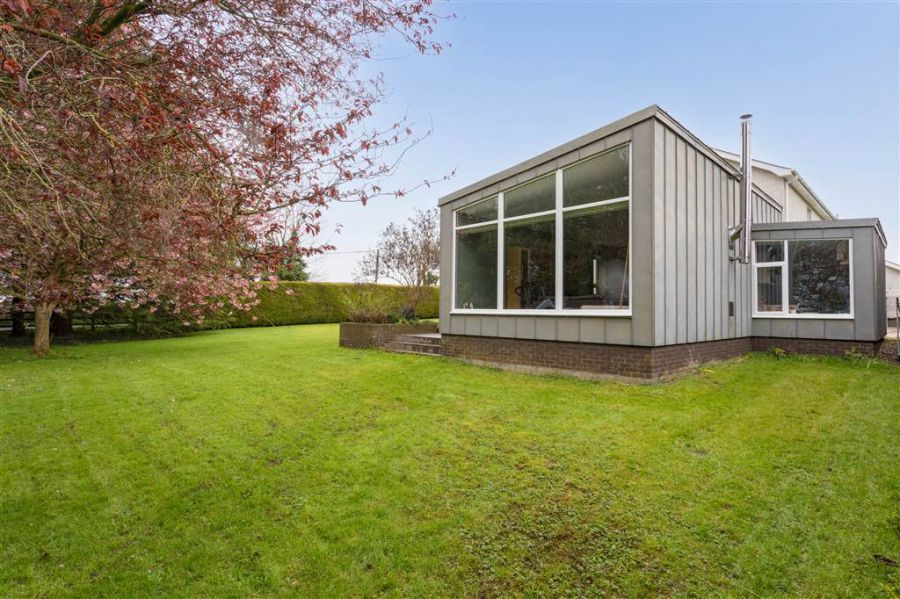 8 Cranfield Road
