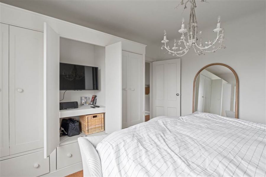 4 Ballyloughan Avenue