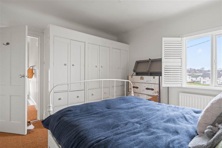 4 Ballyloughan Avenue