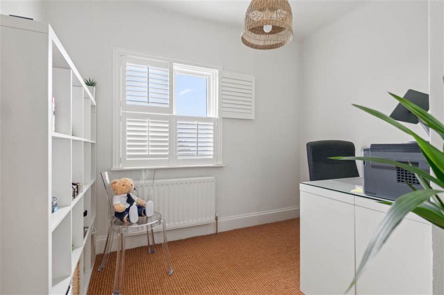 4 Ballyloughan Avenue